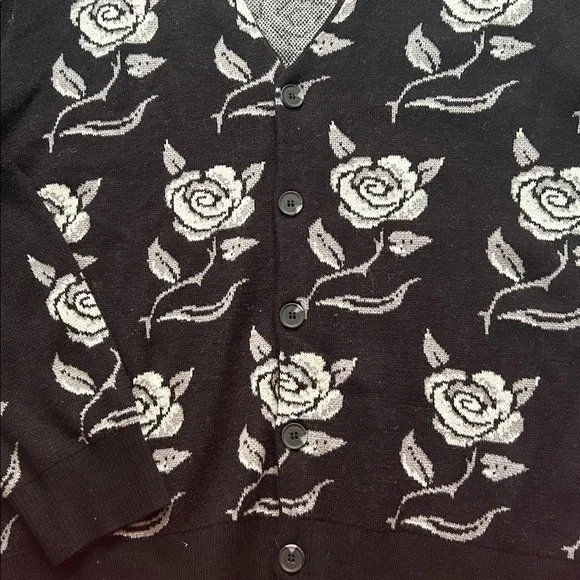 RARE Men’s Urban Outfitters Floral Rose Button Cardigan Sweater - Picture 4 of 6